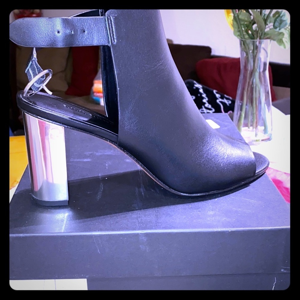 Banana Republic Toe boots